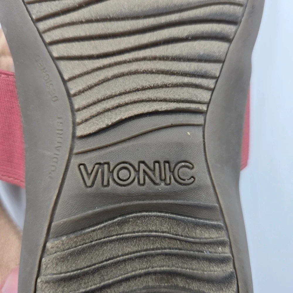 Vionic Sandals Women 7 Wide Danita Burgundy Leather Thong Slingback EUC Comfort